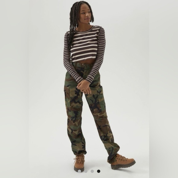 Urban Outfitters. BDG Seb Spliced Long Sleeve Tee - Picture 3 of 5